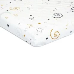 Bedsheet M - Love To The Moon
