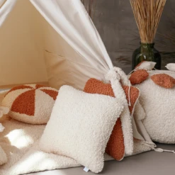 Floor Mat - Boucle Ecru -Fun with Mum Soldes boucle pillows 3