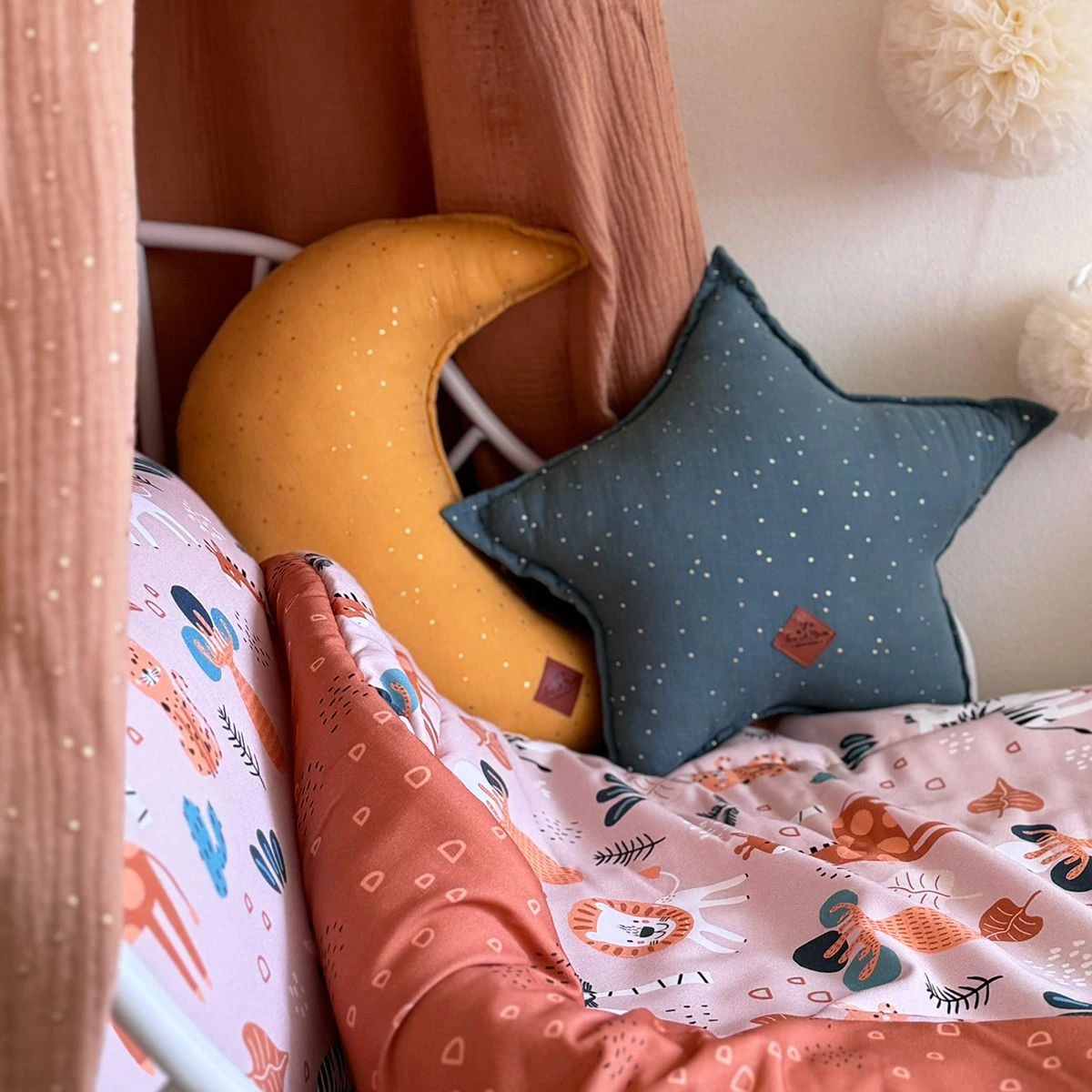 Star Pillow - Cactus 3 Star Pillow - Cactus – Image 3