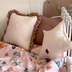 Star Pillow - Ecru -Fun with Mum Soldes frilly pillow carmel 1