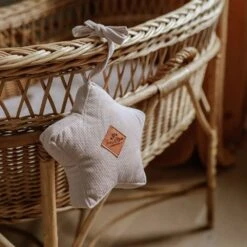 Star Rattle - Dusty Pink -Fun with Mum Soldes funwithmum rattle star beige 1000x1000 1