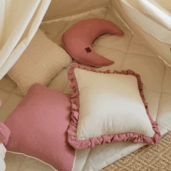 Muslin Ruffle Pillow - Raspberry -Fun with Mum Soldes muslin raffle pillow pink