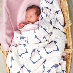 Swaddle Sleeping Bag - Lovely Penguin 8 Swaddle Sleeping Bag - Lovely Penguin -Fun with Mum Soldes pinguin blanket 7