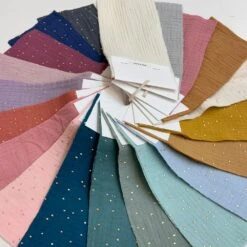 Bed Canopy - Burgundy -Fun with Mum Soldes samples 1000x1000