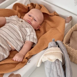 Baby Muslin Summer Blanket - Carmel 32 Baby Muslin Summer Blanket - Carmel -Fun with Mum Soldes swaddle muslin carmel5 2 1