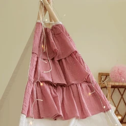 Teepee Tent + Floor Mat + Pillows - Frilly Muslin Raspberry -Fun with Mum Soldes teepee ruffle muslin raspberry7 2