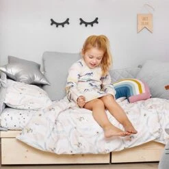 Duvet Set 100x135 - Unicorns -Fun with Mum Soldes unicorns girl in bed 3